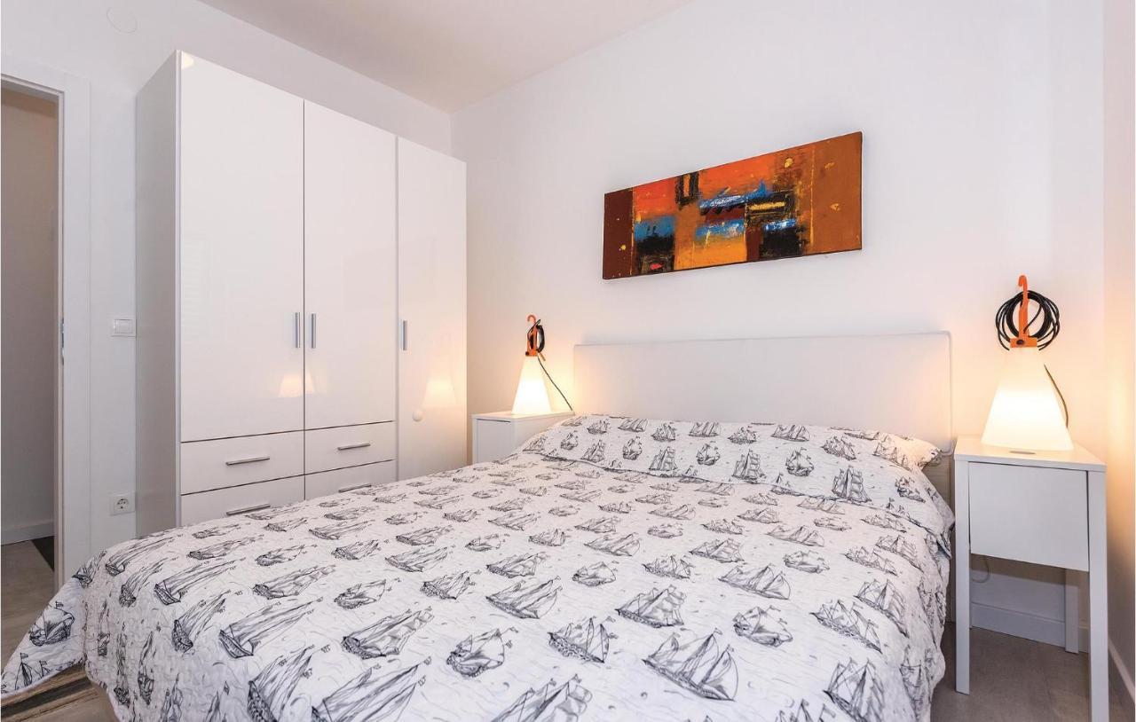 Cozy Apartment In Brodarica With Wifi Exterior photo